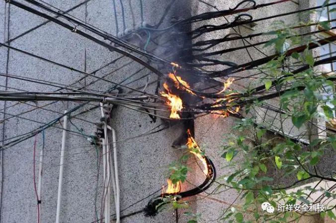 开云（中国）Kaiyun·官方网站电保-浸水防触电断路器在线路老化和漏电引发电气火灾中的应用